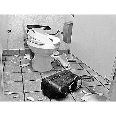 潔博利感應(yīng)潔具行業(yè)資訊：會(huì)爆炸的馬桶